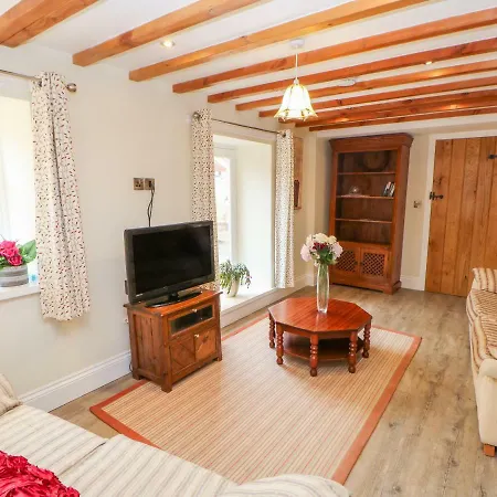 Holiday home The Dove Cote